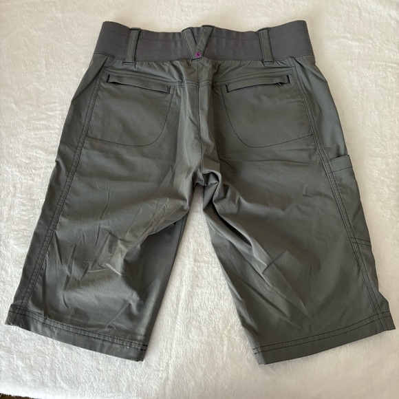 Title Nine Clamber Shorts Women’s Gray, size 4 - Picture 6 of 13